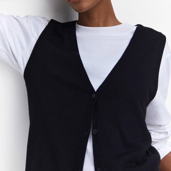 MANGO Fine-knit vest - NWOT - Picture 4 of 5